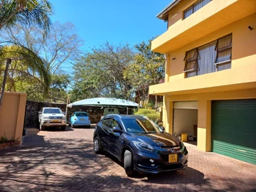 6 Bedroom House