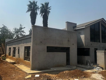 3 Bedroom Flat & Apartment