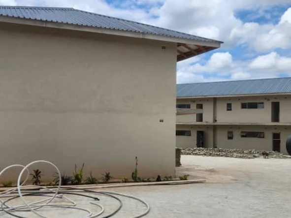 2 Bedroom Flat & Apartment