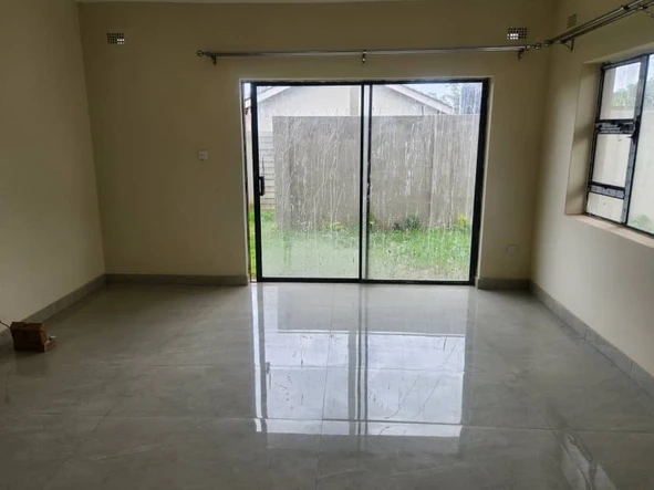 2 Bedroom Flat & Apartment