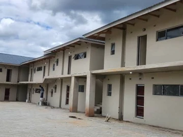 2 Bedroom Flat & Apartment