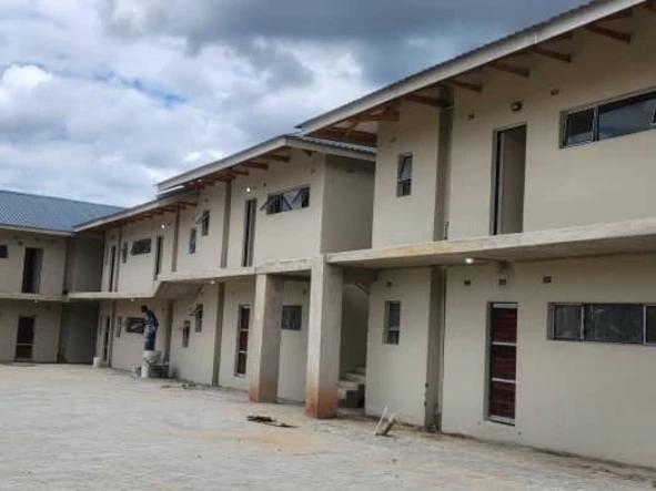 2 Bedroom Flat & Apartment