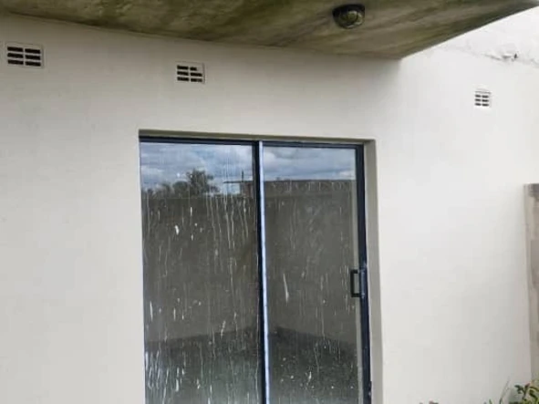 2 Bedroom Flat & Apartment