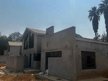3 Bedroom Flat & Apartment